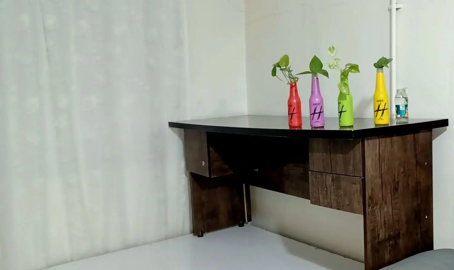 میزچوبی|میز تحریر و کامپیوتر|شهرکرد, |دیوار