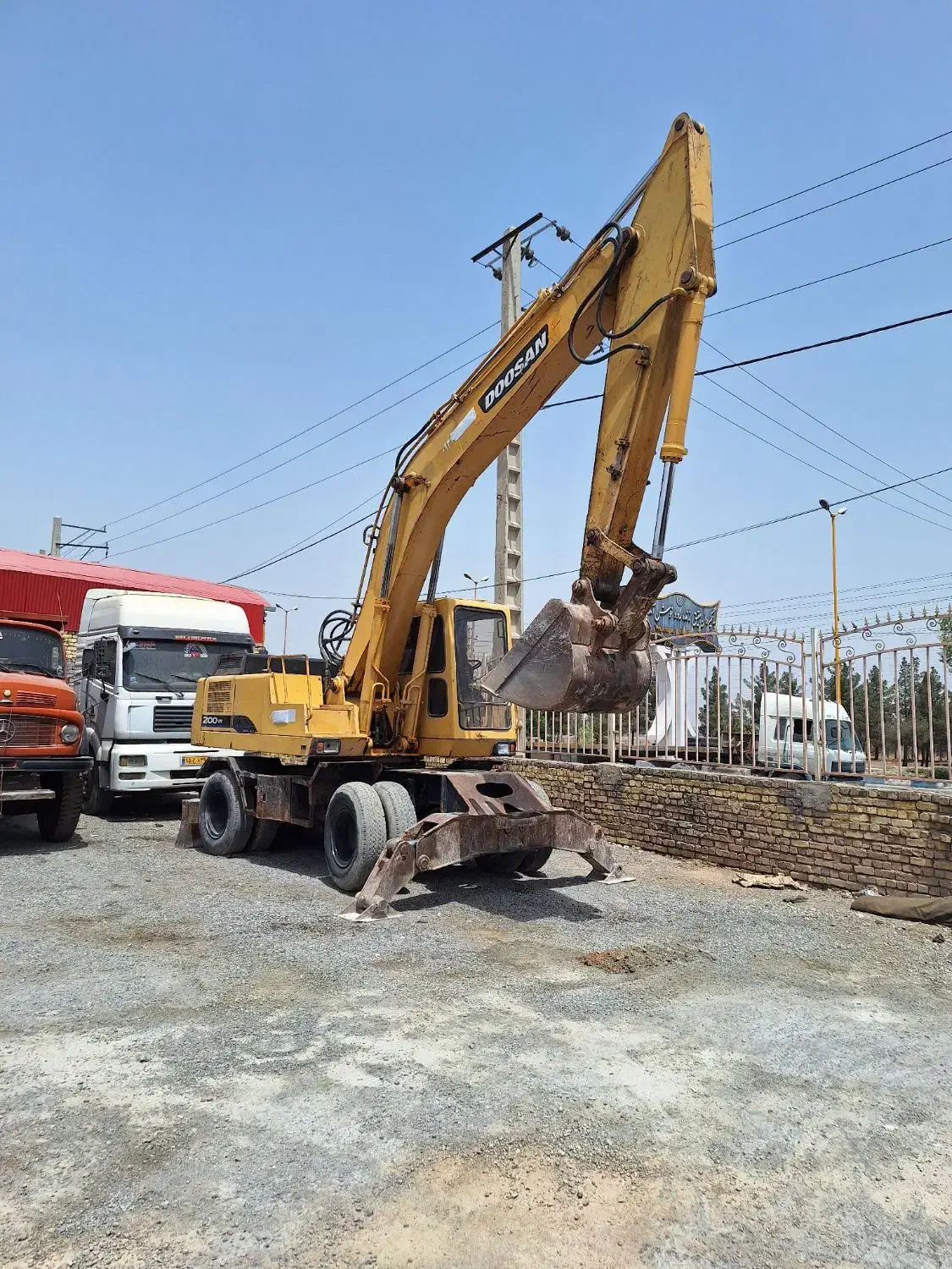 بیل میکانیکی دبو دوستان ۱۳۷۹|خودرو سنگین|اصفهان, آبشار|دیوار