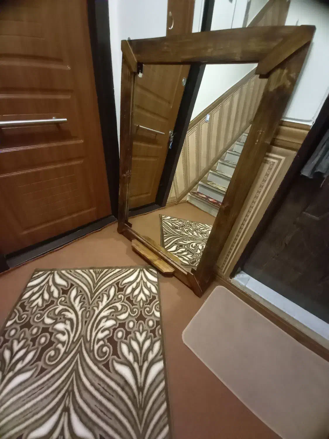 آیینه و مبل|آینه|همدان, |دیوار