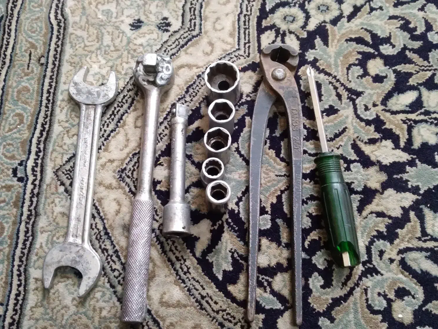 اچار بکس|ابزارآلات|رودهن, |دیوار