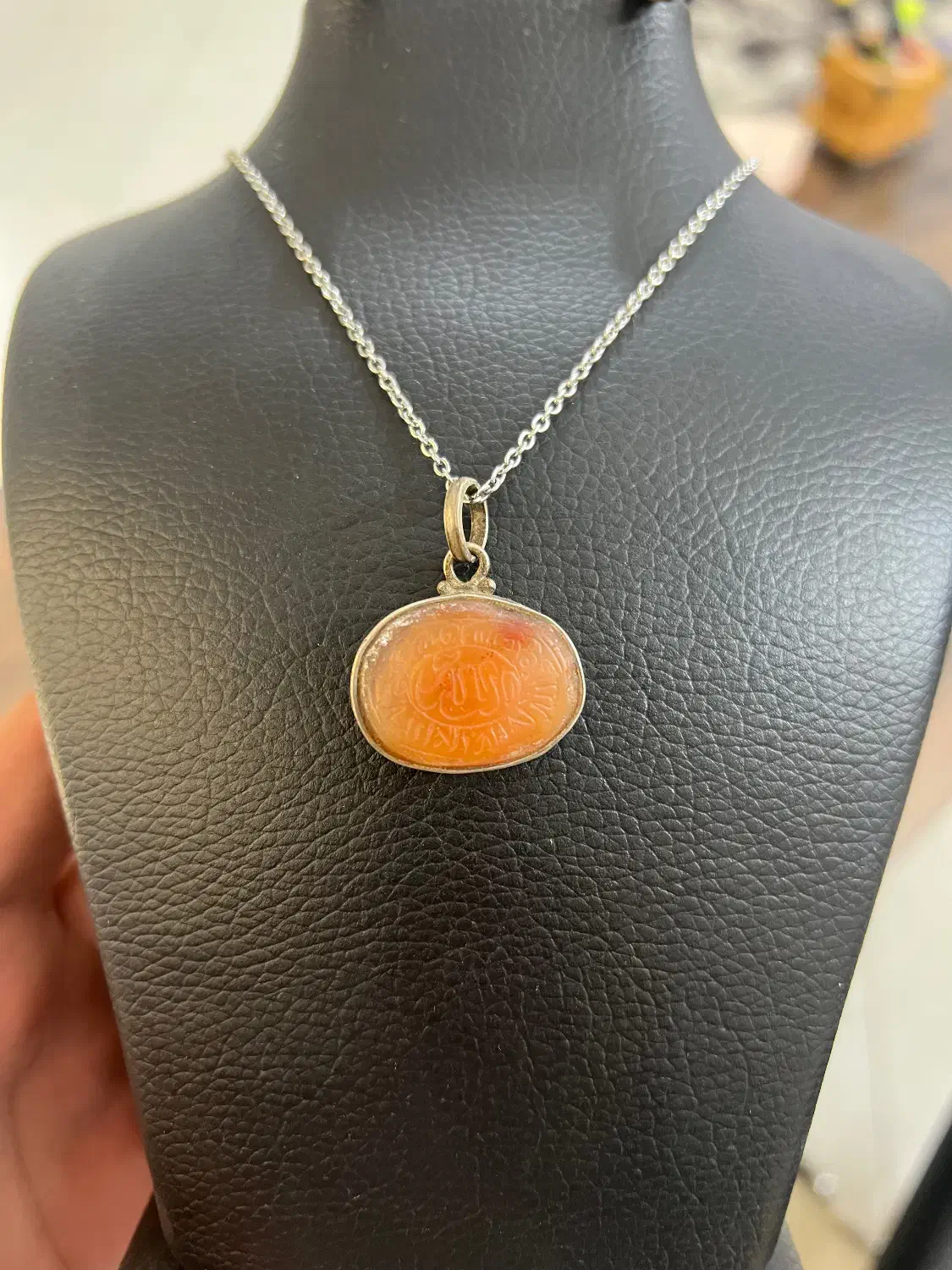 آویز عقیق خطی کوفی کهنه|کلکسیون اشیاء عتیقه|مشهد, آزادشهر|دیوار