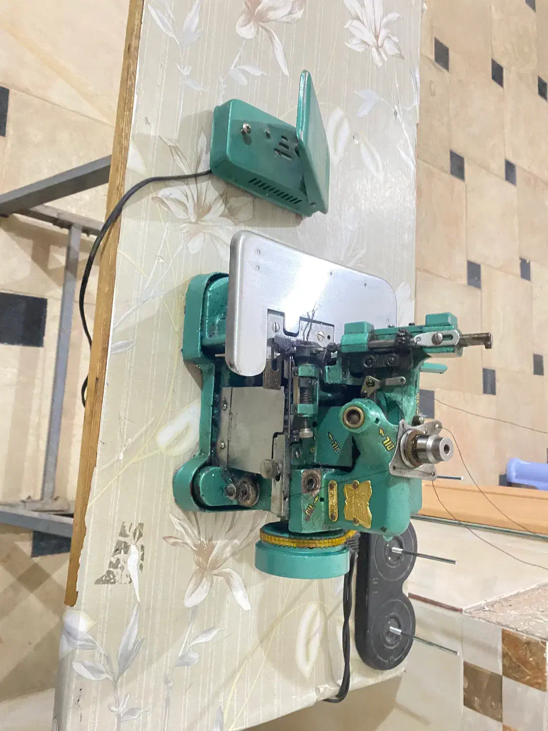 چرخ سردوز|چرخ خیاطی و ریسندگی|بیجار, |دیوار