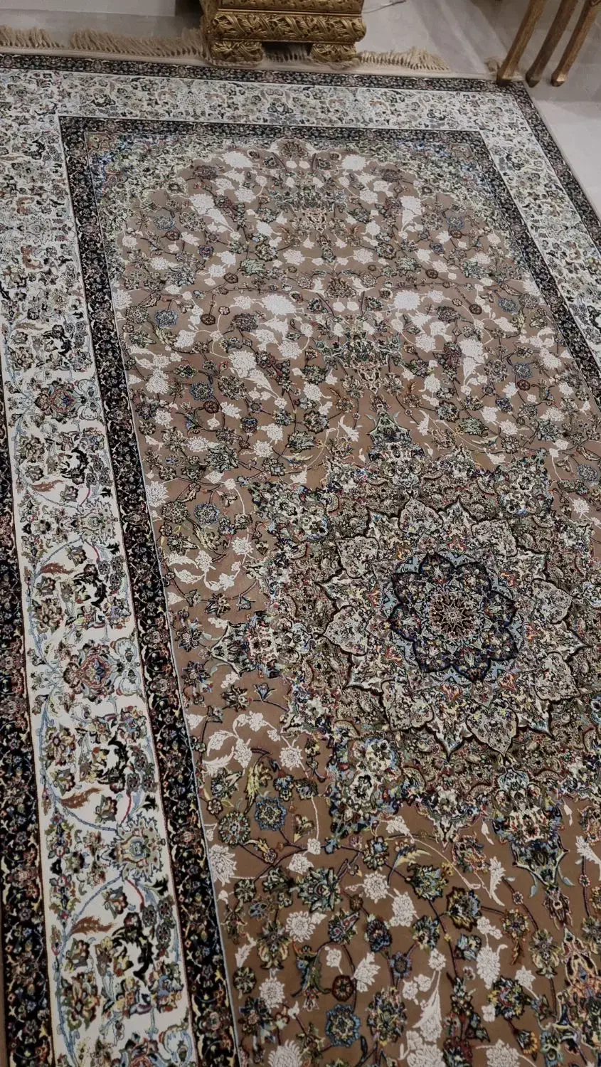 فرش یکونیم در ۳ و یک در یکو نیم|فرش|قم, شهرک قدس|دیوار