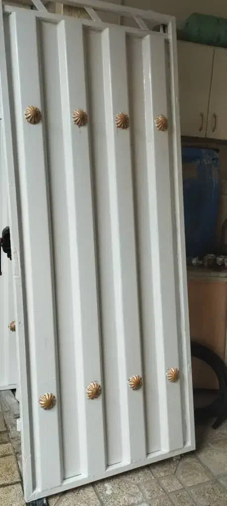 در حیاط|مصالح و تجهیزات ساختمان|آبیک, |دیوار