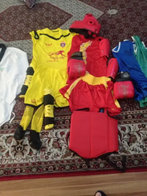 لباس ورزشی در حد نو نو سالم تمیز|تجهیزات ورزشی|شیراز, پودنک|دیوار