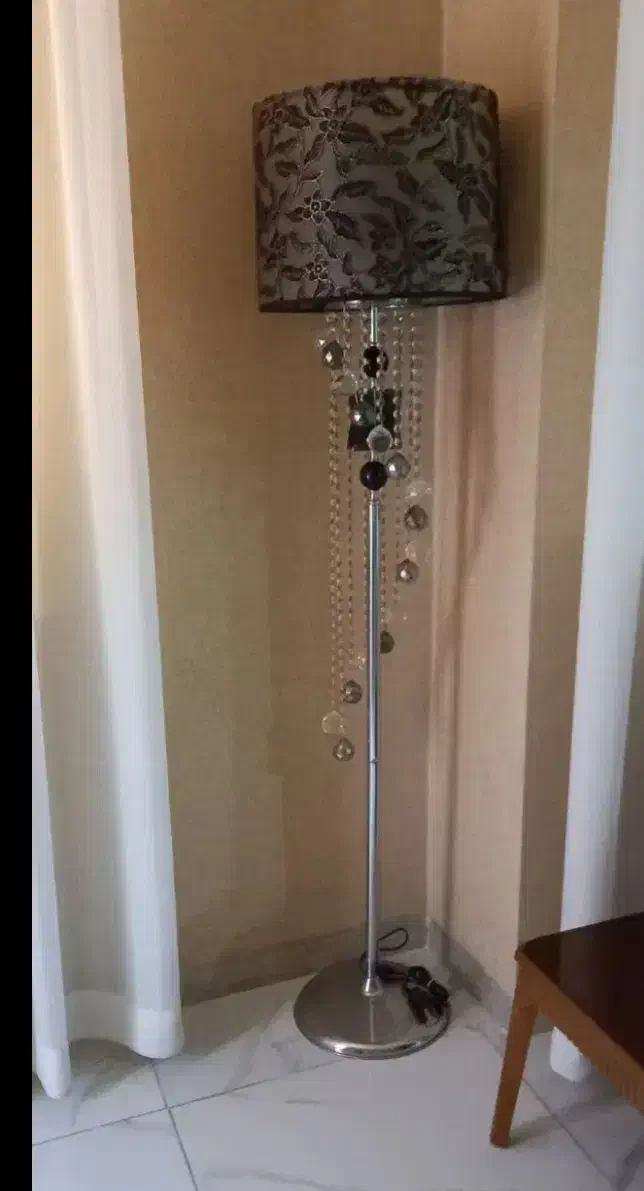 آباژورکریستالی پایه استیل|چراغ خواب و آباژور|همدان, |دیوار