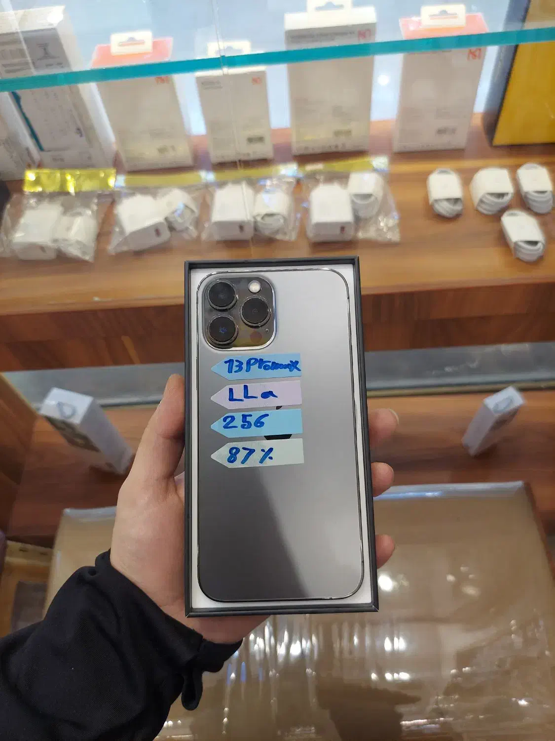 13promax Black 87%|موبایل|قم, عربستان|دیوار