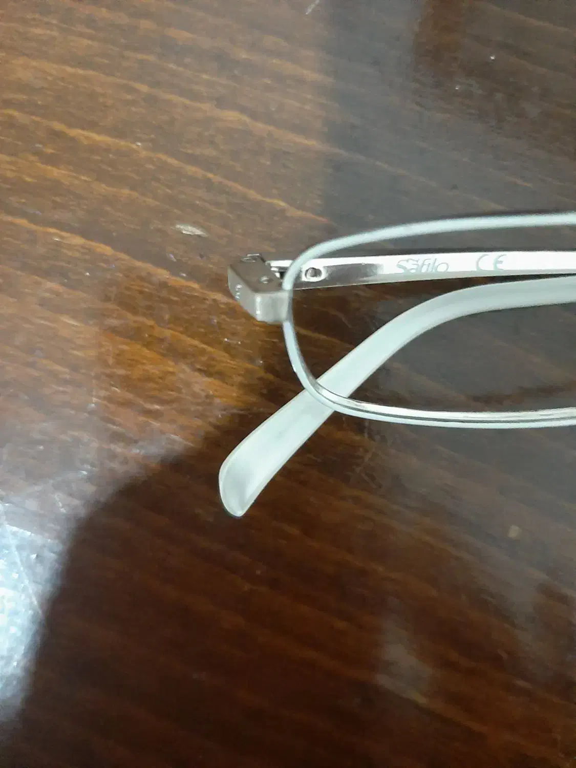 سلام فرم عینک بچگانه پیدا شده اما شیشه نداره|اشیا|بروجرد, |دیوار