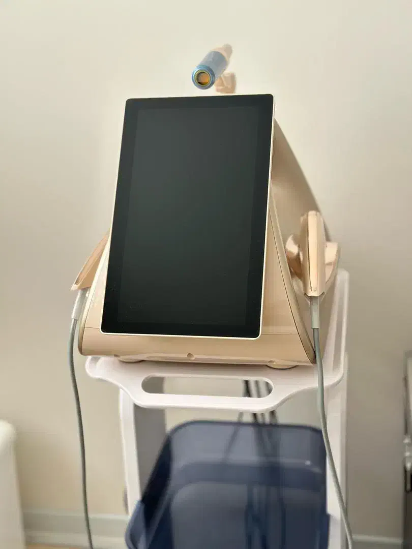 هایفو 12بعدی گلد گلدن فلای. کیوسوییچ، کرایولیپولیز|آرایشی، بهداشتی، درمانی|مشهد, چهارچشمه|دیوار