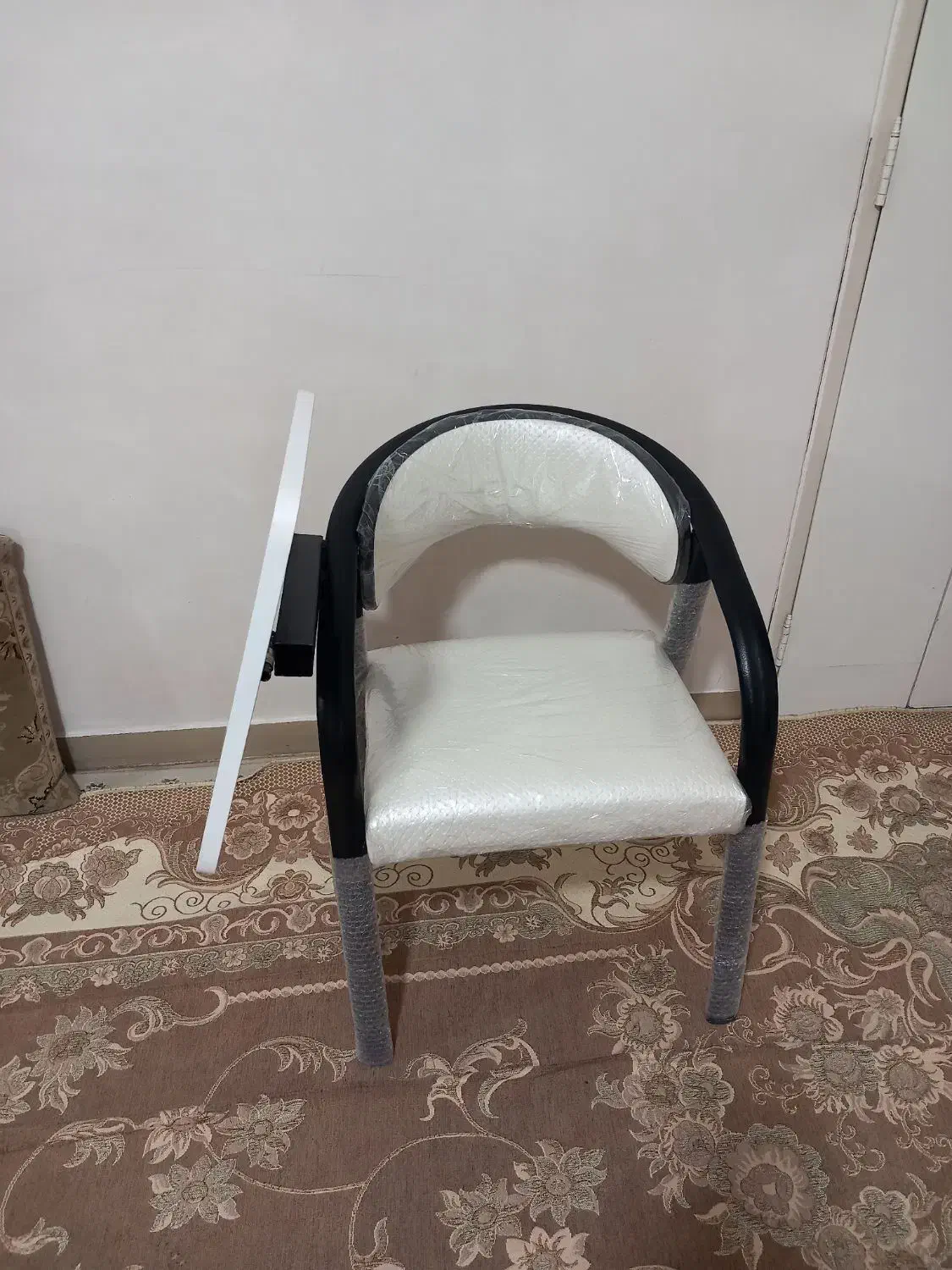 صندلی دانشجویی وصندلی غذای کودک|اسباب و اثاث بچه|محمدشهر, جعفرآباد|دیوار