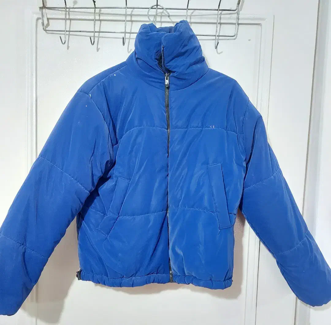 کاپشن|لباس|بابل, |دیوار