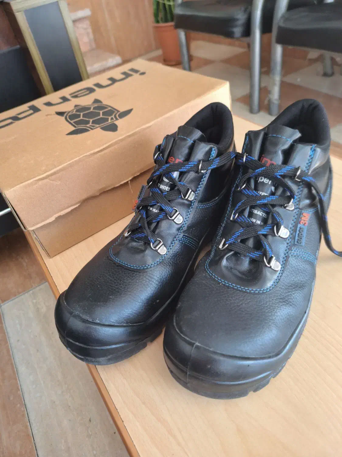 کفش کار ایمنی در حد نو سایز ۴۲ تمیز|کیف، کفش، کمربند|تنکابن, |دیوار