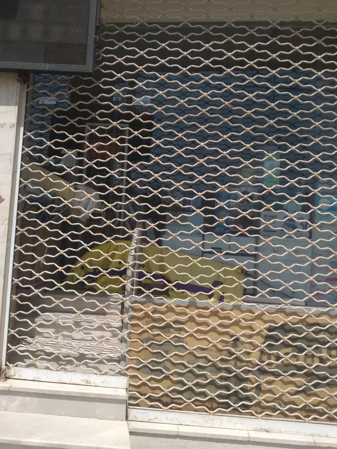 یک باب مغازه بلوار پاسداران|اجارهٔ مغازه و غرفه|حمیدیا, |دیوار