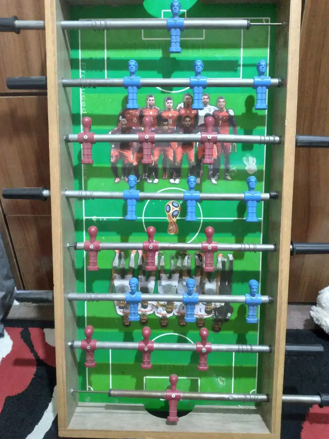 فوتبال دستی کاملا نو و سالم سایز کوچک خانگی|ورزشهای توپی|فولادشهر, مسکن مهر فولادشهر|دیوار