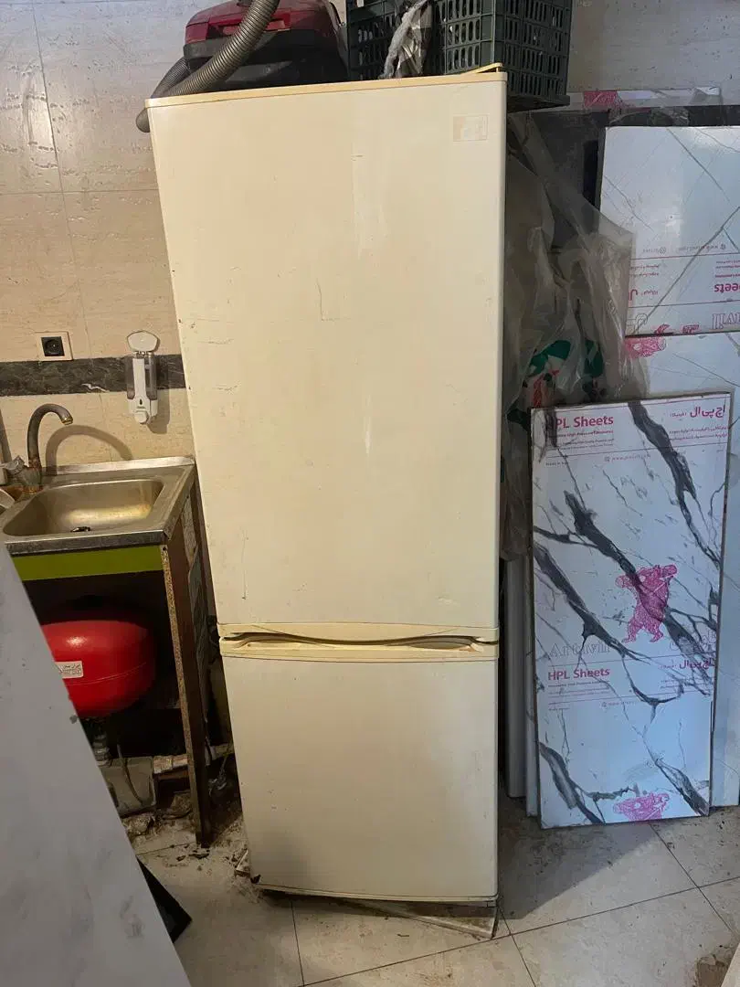 یخچال فریزر +موتور برق + باند وآمپلی فایر|میز و صندلی غذاخوری|کوچصفهان, |دیوار