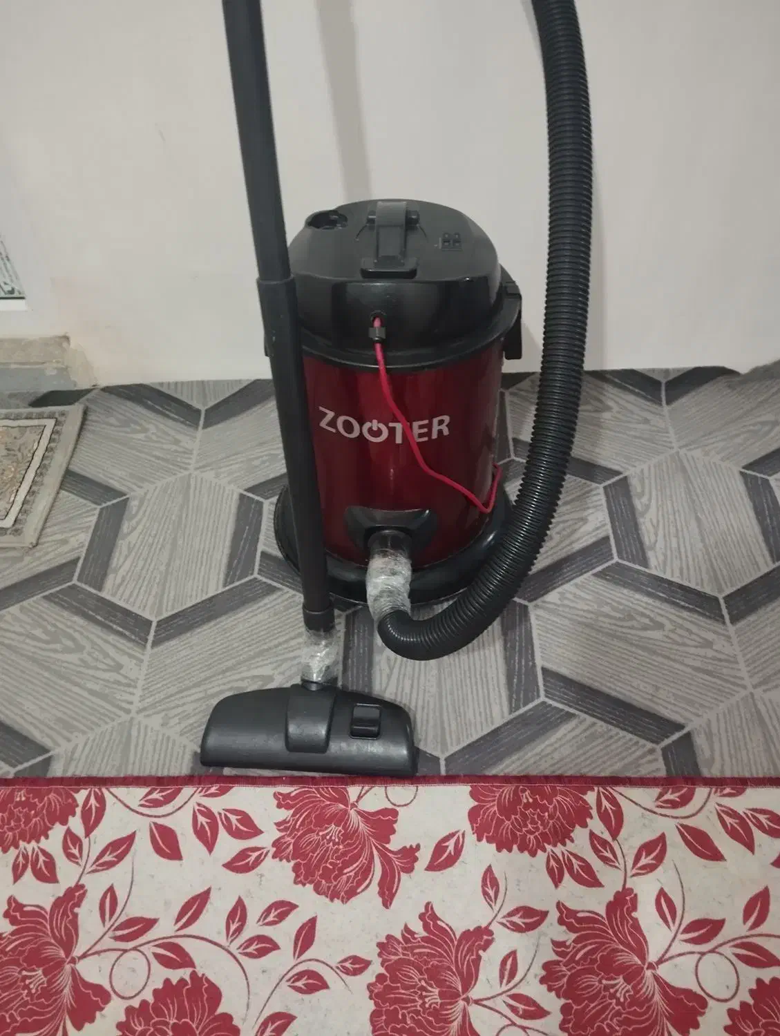 جارو برقی .زوتر. سالم . در حد|جاروبرقی، جارو شارژی، بخارشو|ماکو, |دیوار