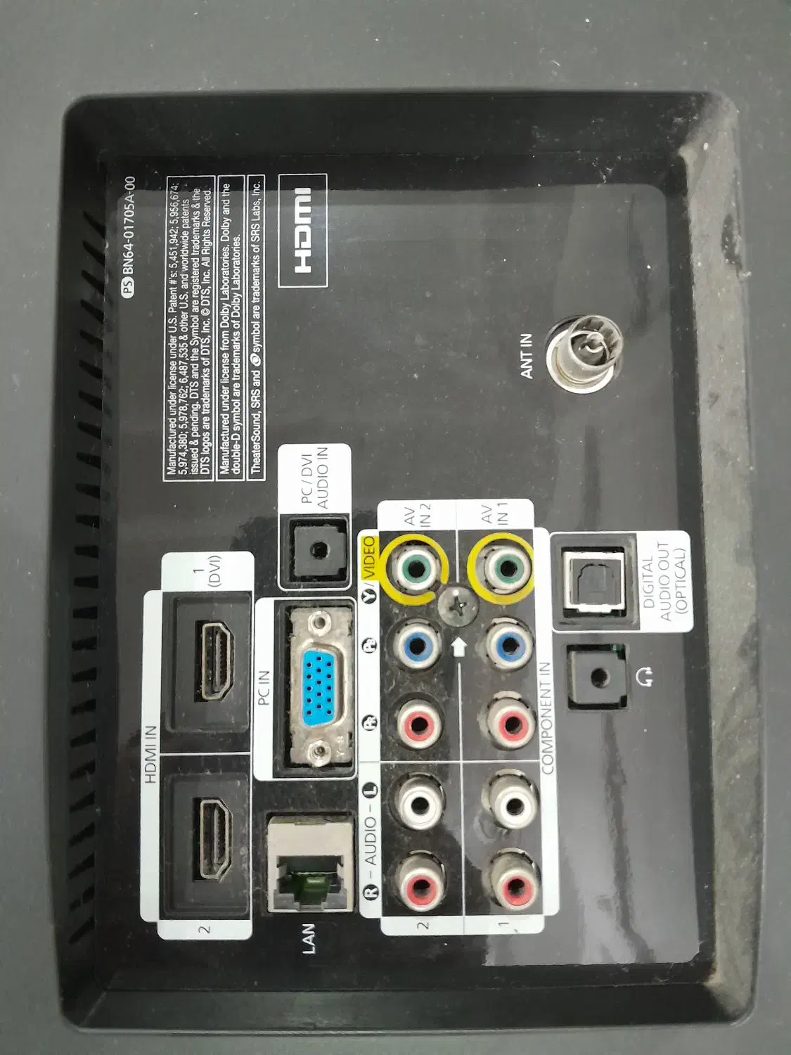 تلویزیون ال سی دی هستش ضربه خورده|تلویزیون و پروژکتور|دزفول, |دیوار