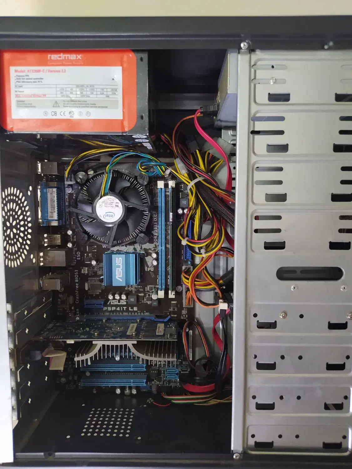 کیس ۴ هسته ای رم ۴ گرافیک ۱گیگ|رایانه رومیزی|تهران, هلال احمر|دیوار