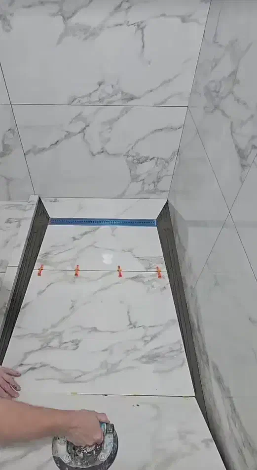 کاشی وسرامیک کاری تشخیص ورفع نم ورطوبت ساختمان|خدمات پیشه و مهارت|دماوند, دماوند|دیوار