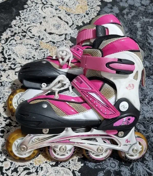 اسکیت چراغدار|دوچرخه، اسکیت، اسکوتر|ورامین, ورامین|دیوار