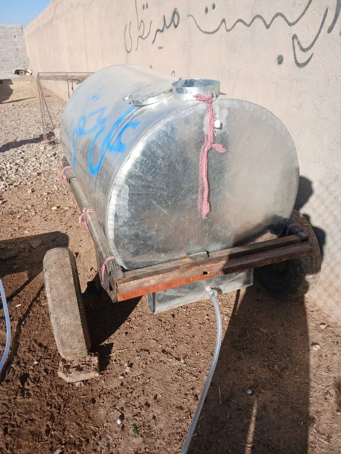 سلام تانکر هزار لیتری چرخ دار نوع ورق سفید گلوانیز|مصالح و تجهیزات ساختمان|صحنه, |دیوار