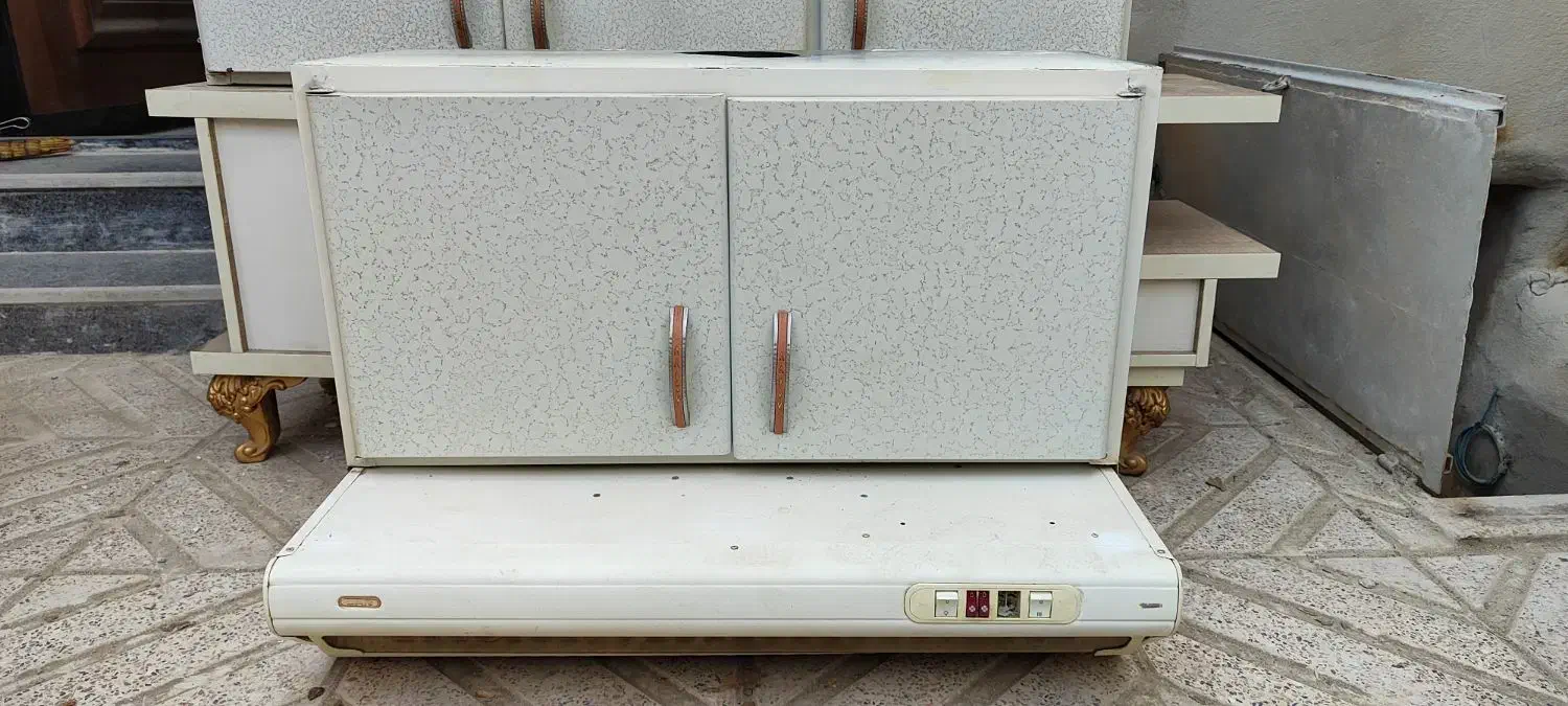 کابینت‌به‌همراه‌هود‌وابچگان‌وسینگ‌به‌همراه‌کابینت‌|آب‌چکان و نظم‌دهنده ظروف|همدان, |دیوار