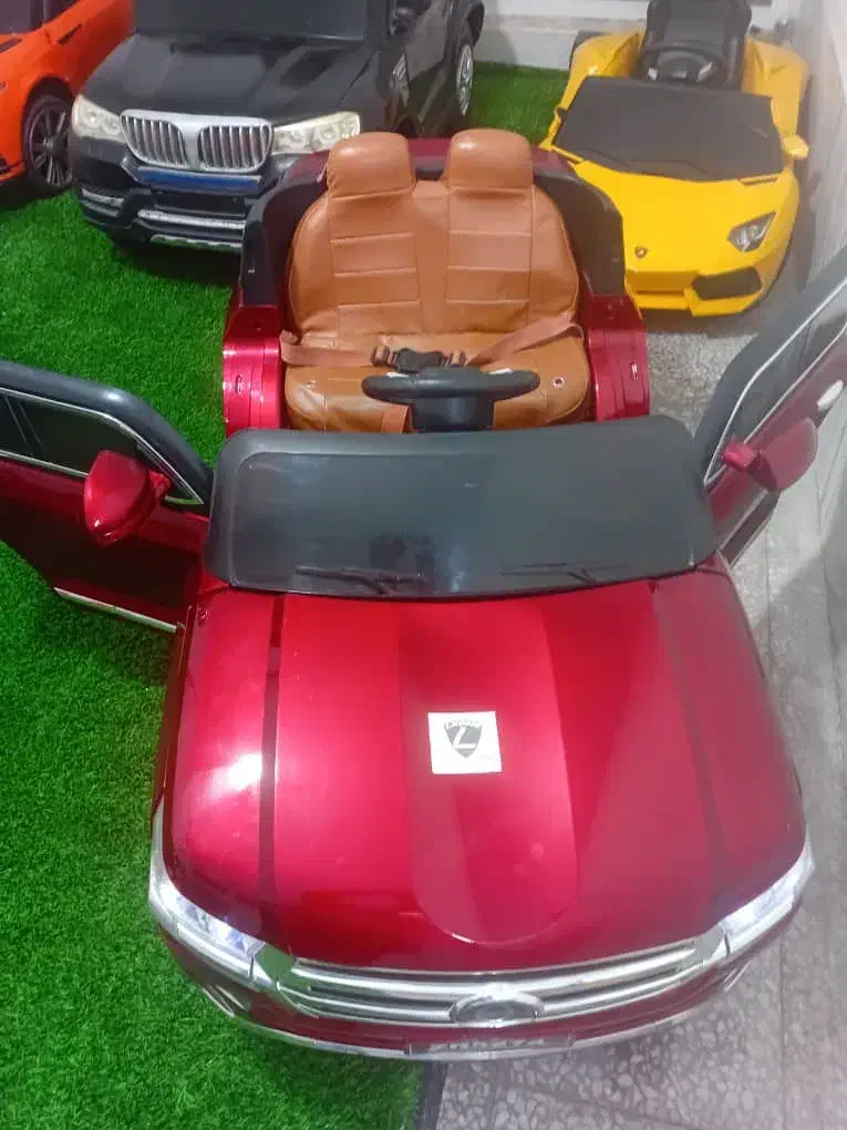 ماشین شارژی 4 موتوره|اسباببازی بچه|قم, هفت تیر|دیوار