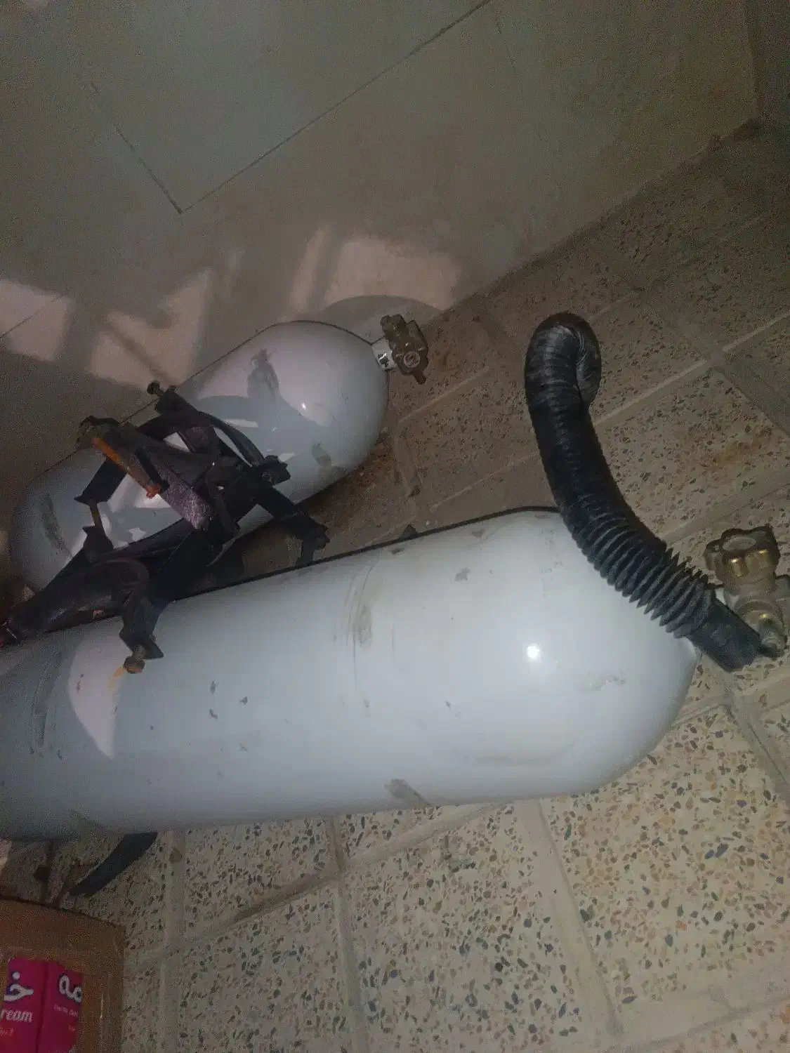 کپسول ماشین cng دوقلو تاریخ گذشته|قطعات یدکی و لوازم جانبی|اندیشه, اندیشه فاز ۴|دیوار