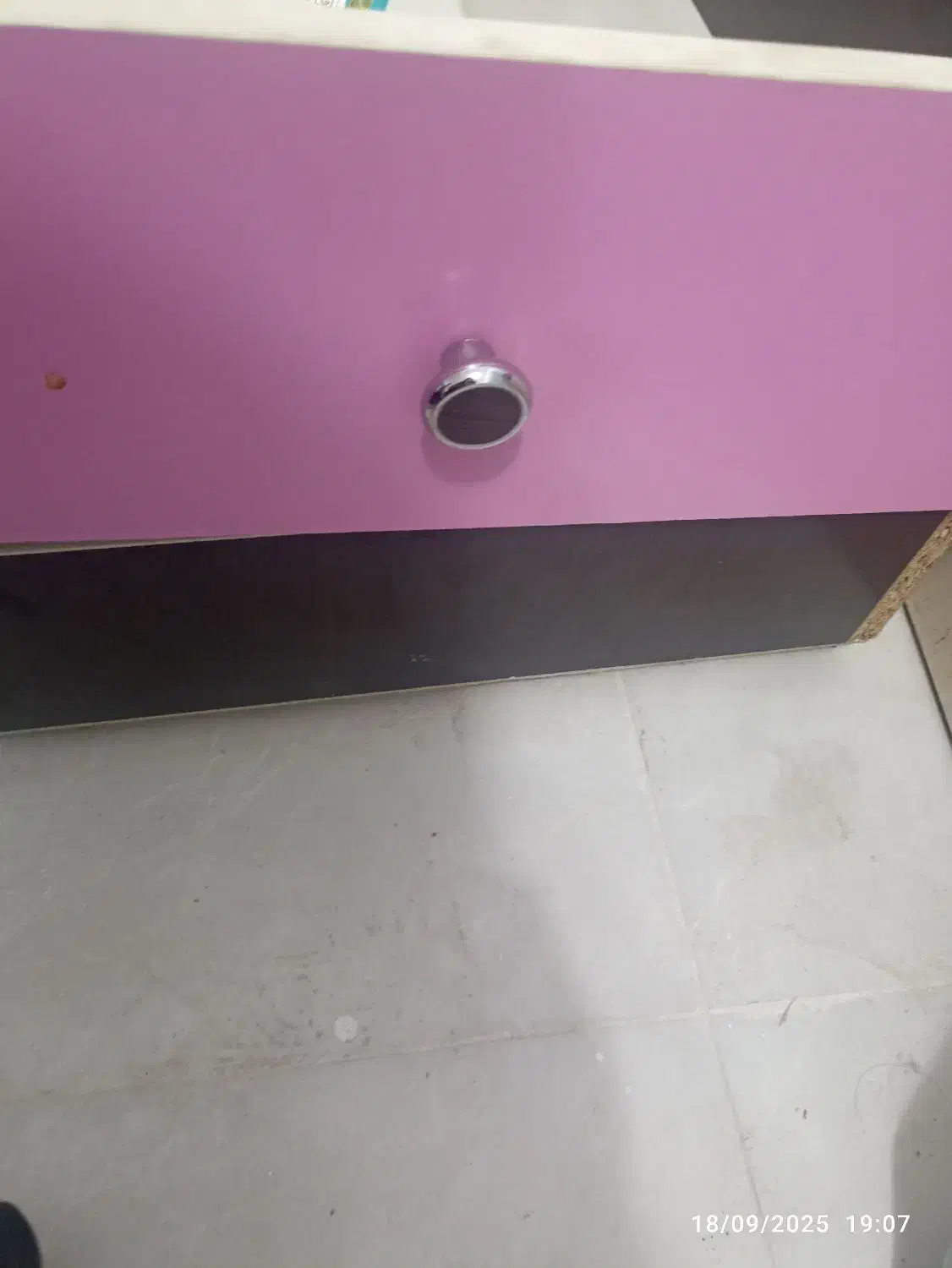 تخت نوجوان ام داف با میز کشودار|تخت و سرویس خواب|شهرکرد, |دیوار