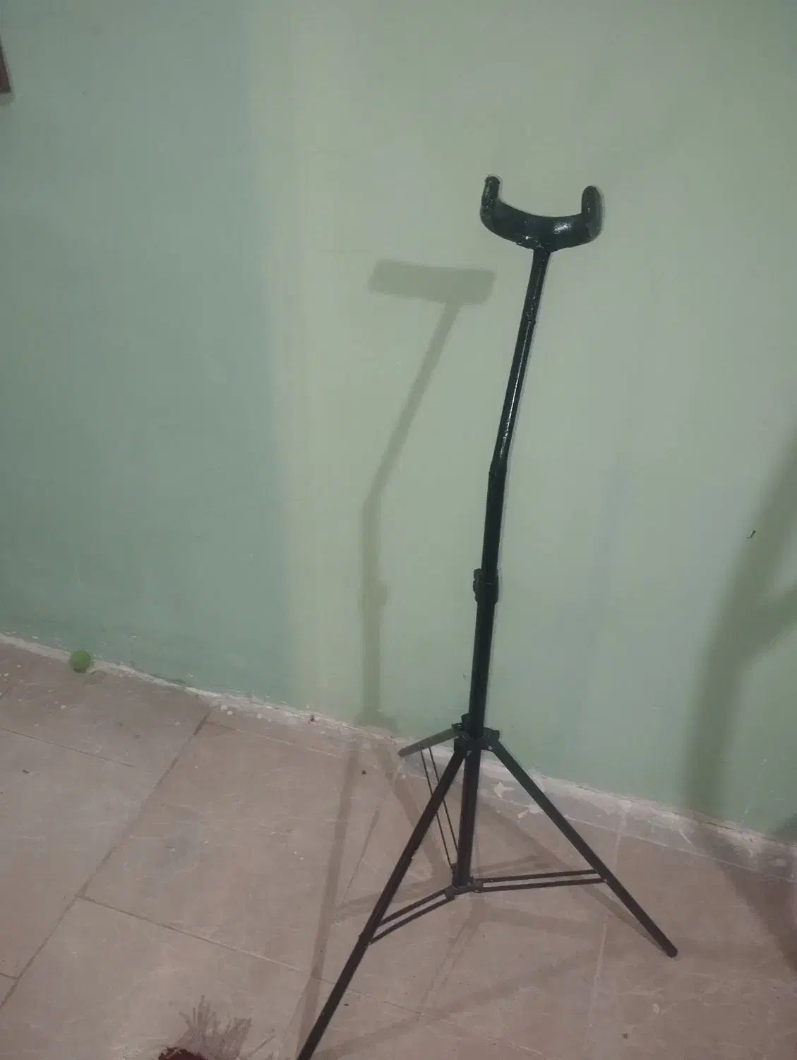 پایه ساکسیفون .|سازهای بادی|تهران, شوش (باغ آذری)|دیوار