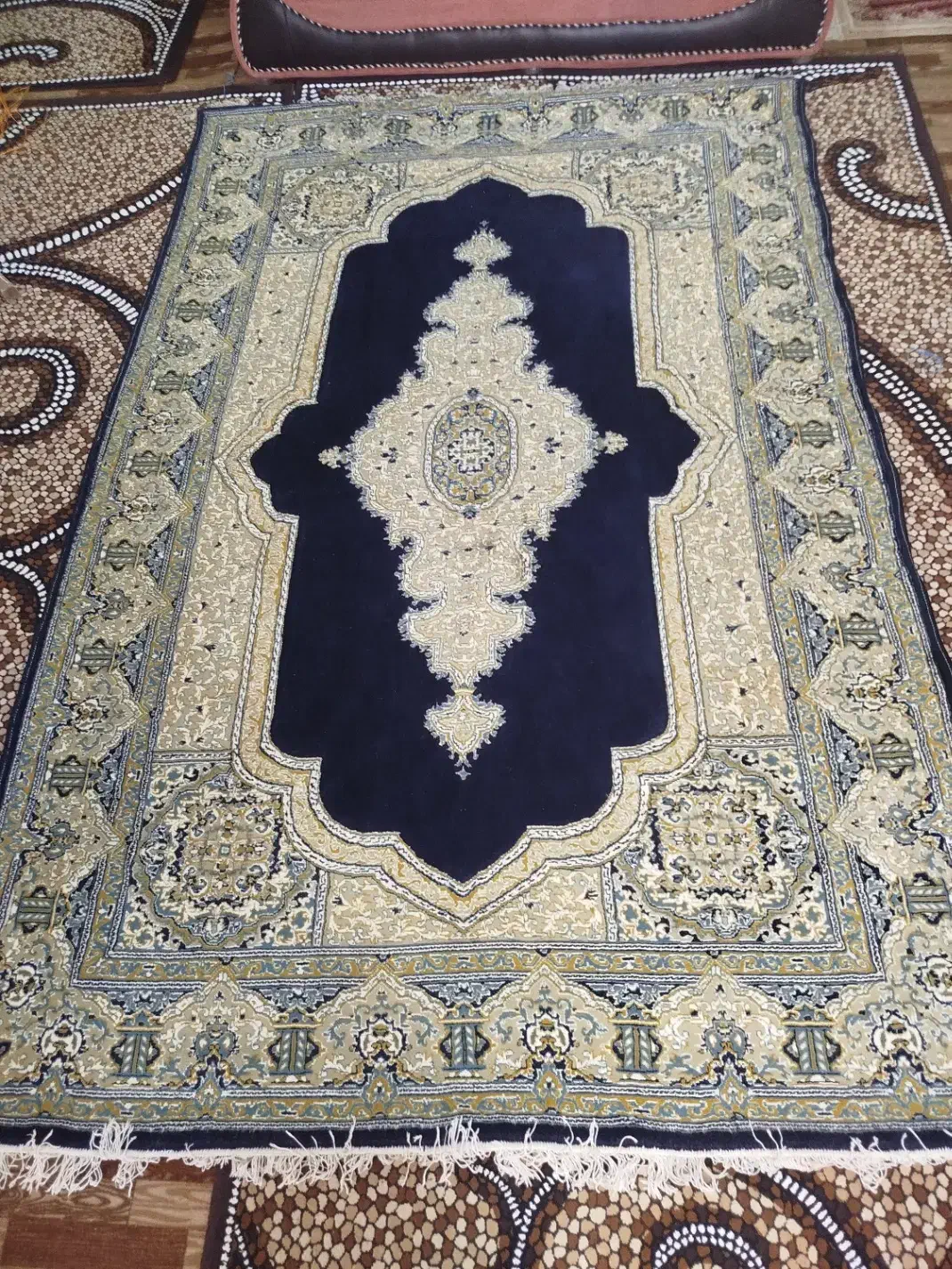 ۴ عدد فرش  کاملا سالم بدون پارگی|فرش|آستانه اشرفیه, |دیوار