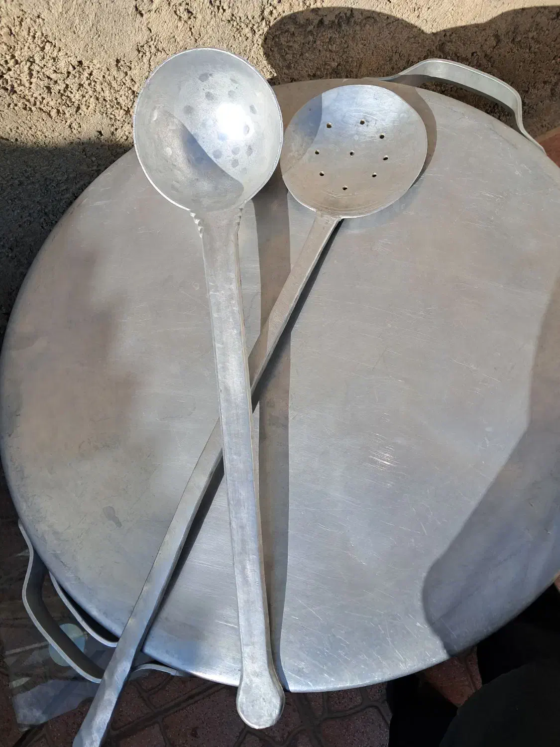 قابلمه و کفگیر و ملاقه|ظروف پخت‌وپز|معصومیه, |دیوار