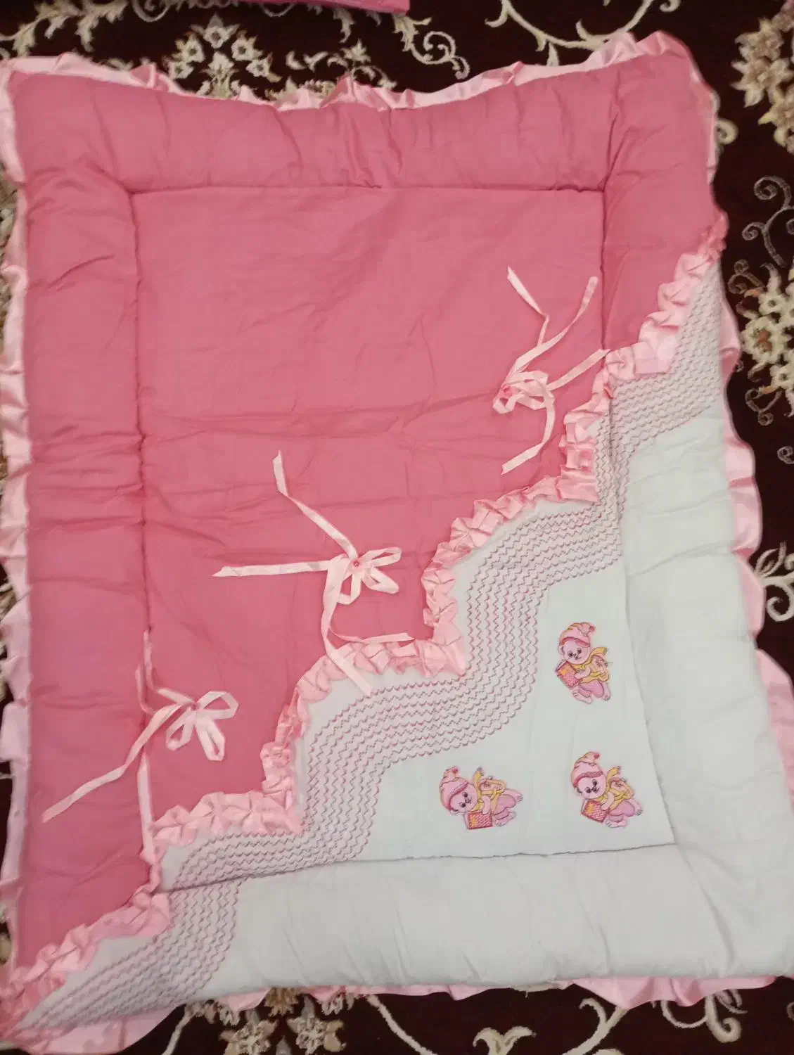 ست خواب نوزادی دخترانه با قنداق فرنگی ست خواب|رختخواب، بالش، پتو|ورامین, شهرک مدرس|دیوار