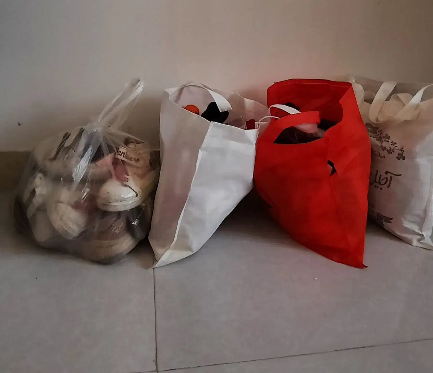 تعدادی لباس بچگانه دخترانه|کفش و لباس بچه|گرگان, |دیوار