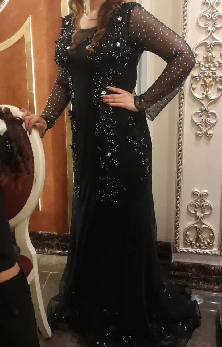 لباس مجلس|لباس|پیشوا, |دیوار