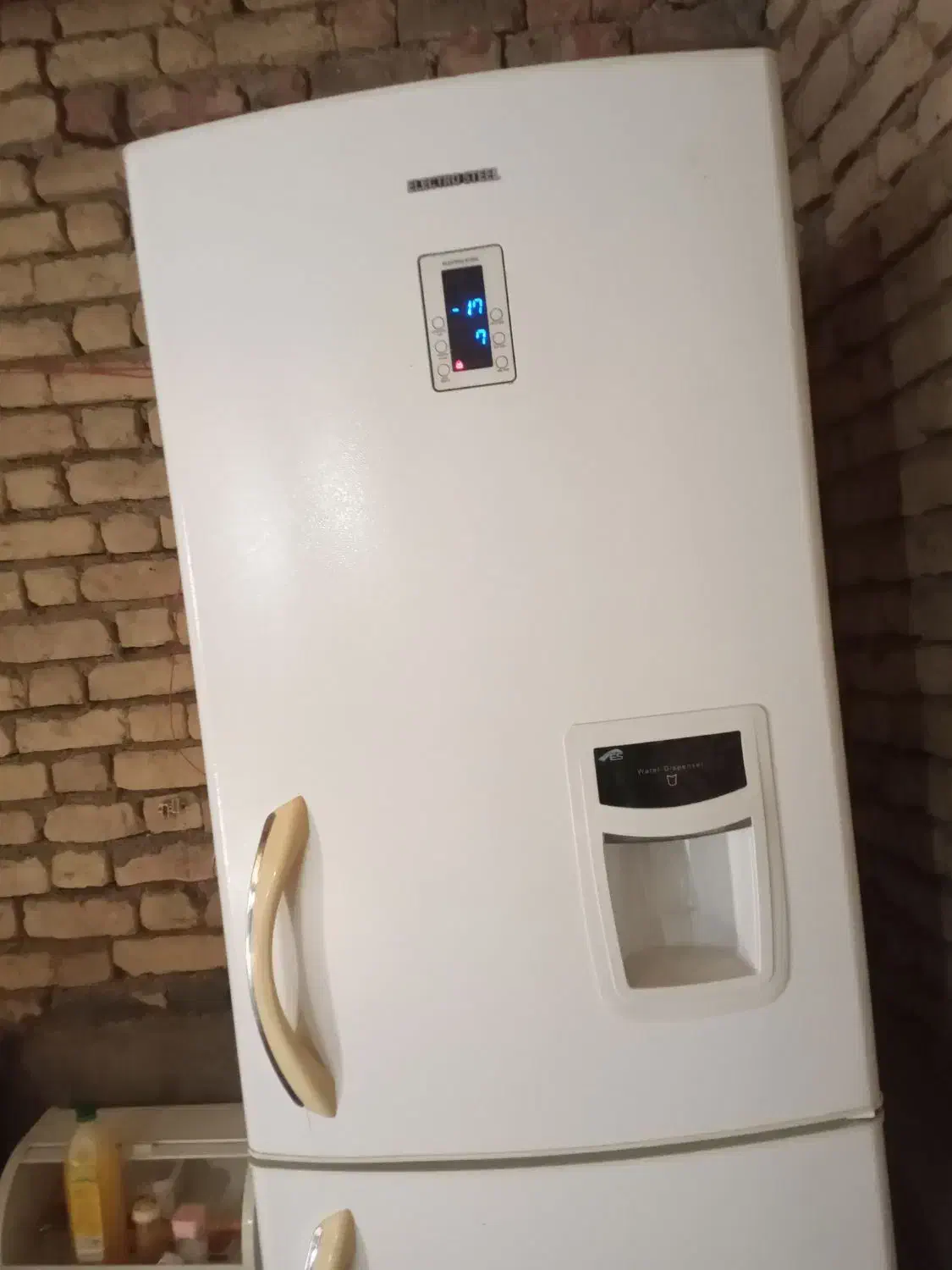 یخچال|یخچال و فریزر|آشخانه, |دیوار