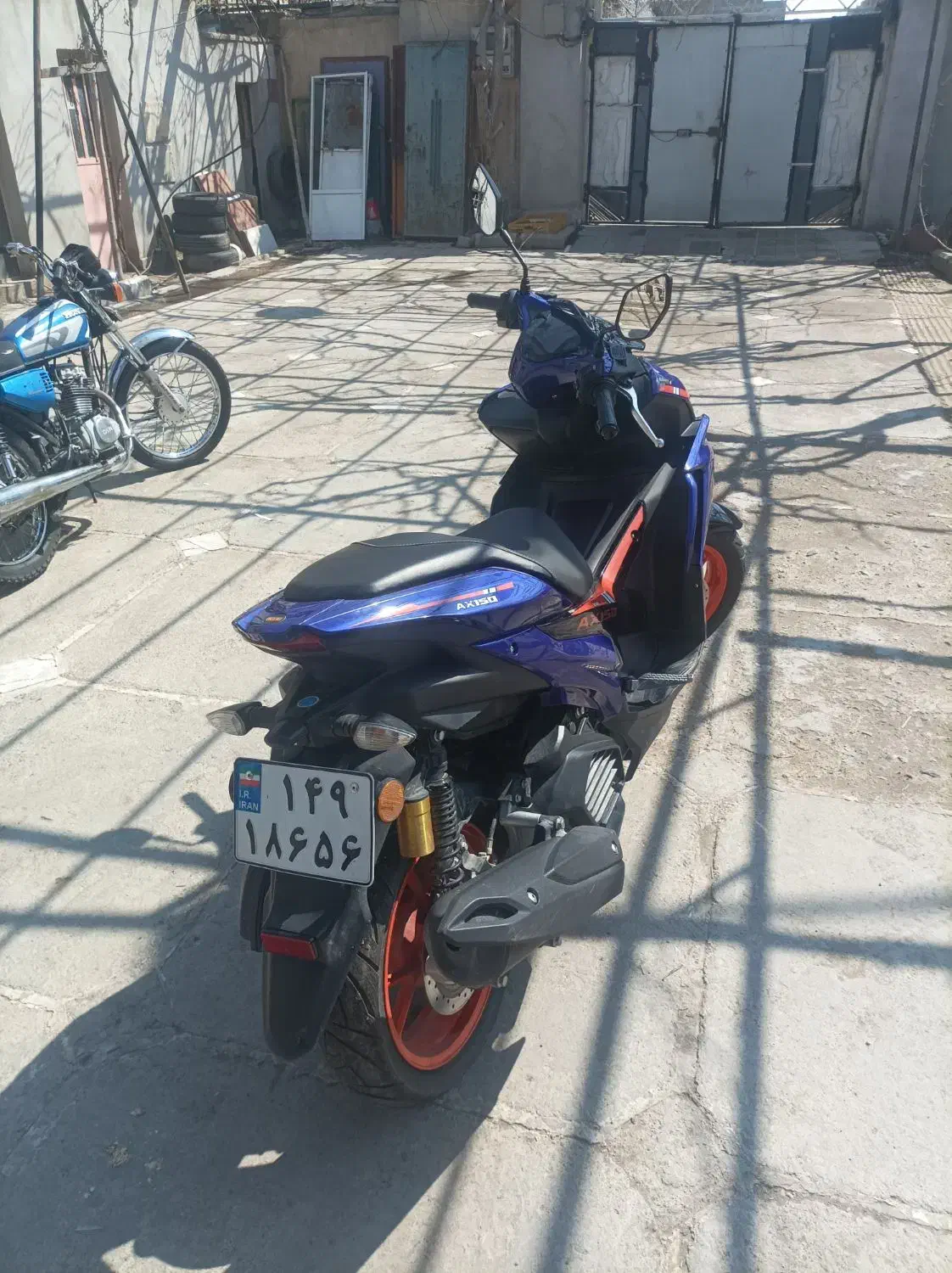 ایروکس هانی مدل 1401|موتورسیکلت|فردوسیه, |دیوار