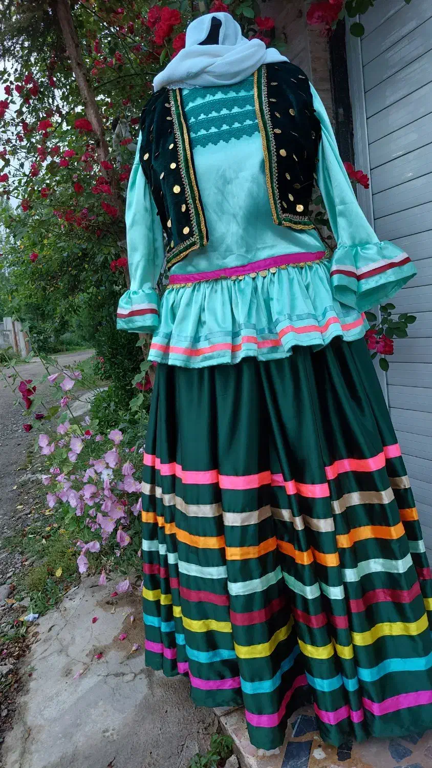 لباس قاسم ابادی|لباس|طاهرگوراب, |دیوار