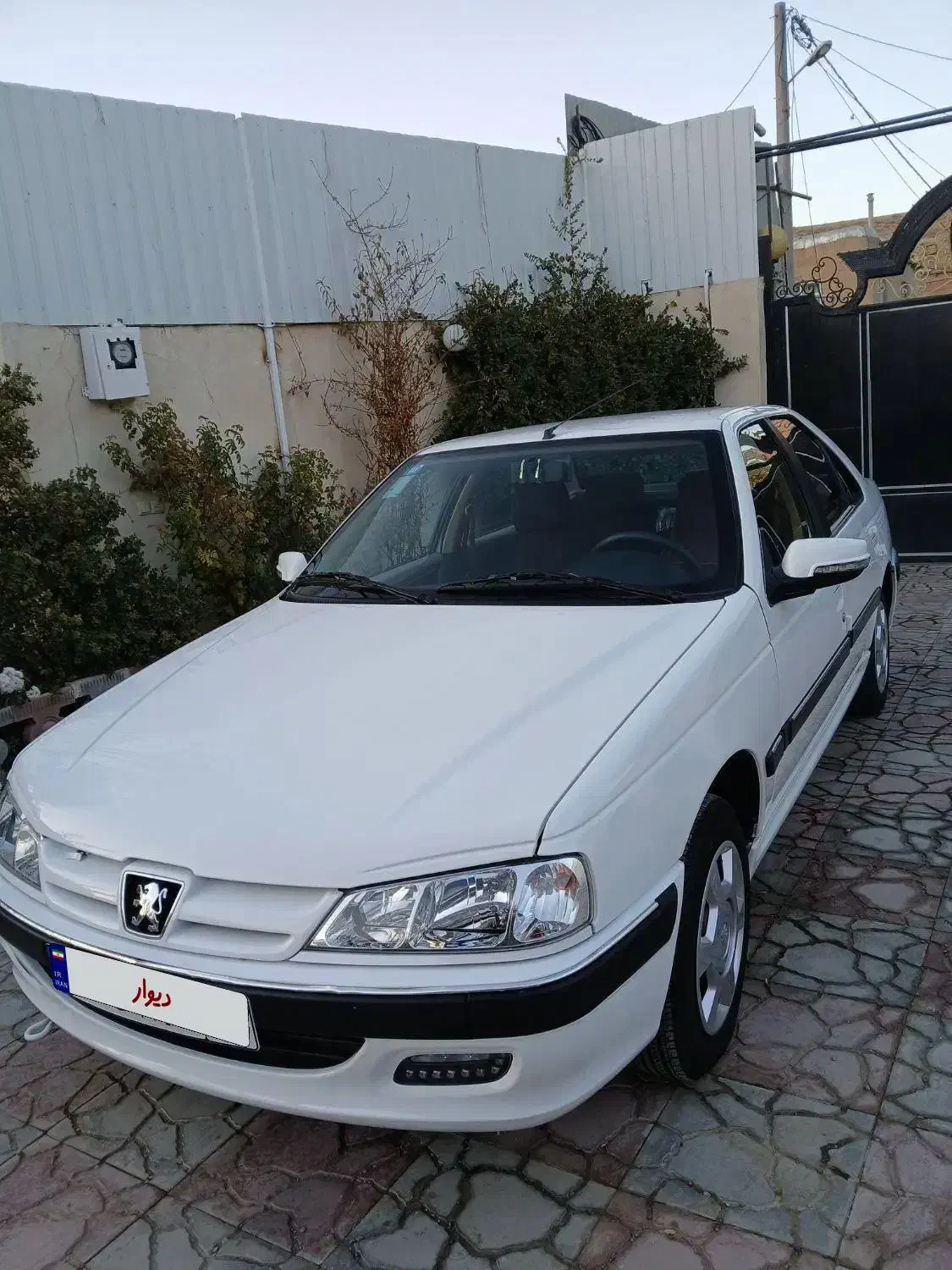 پارس xu7 مدل 402 خشک|خودرو سواری و وانت|اراک, |دیوار