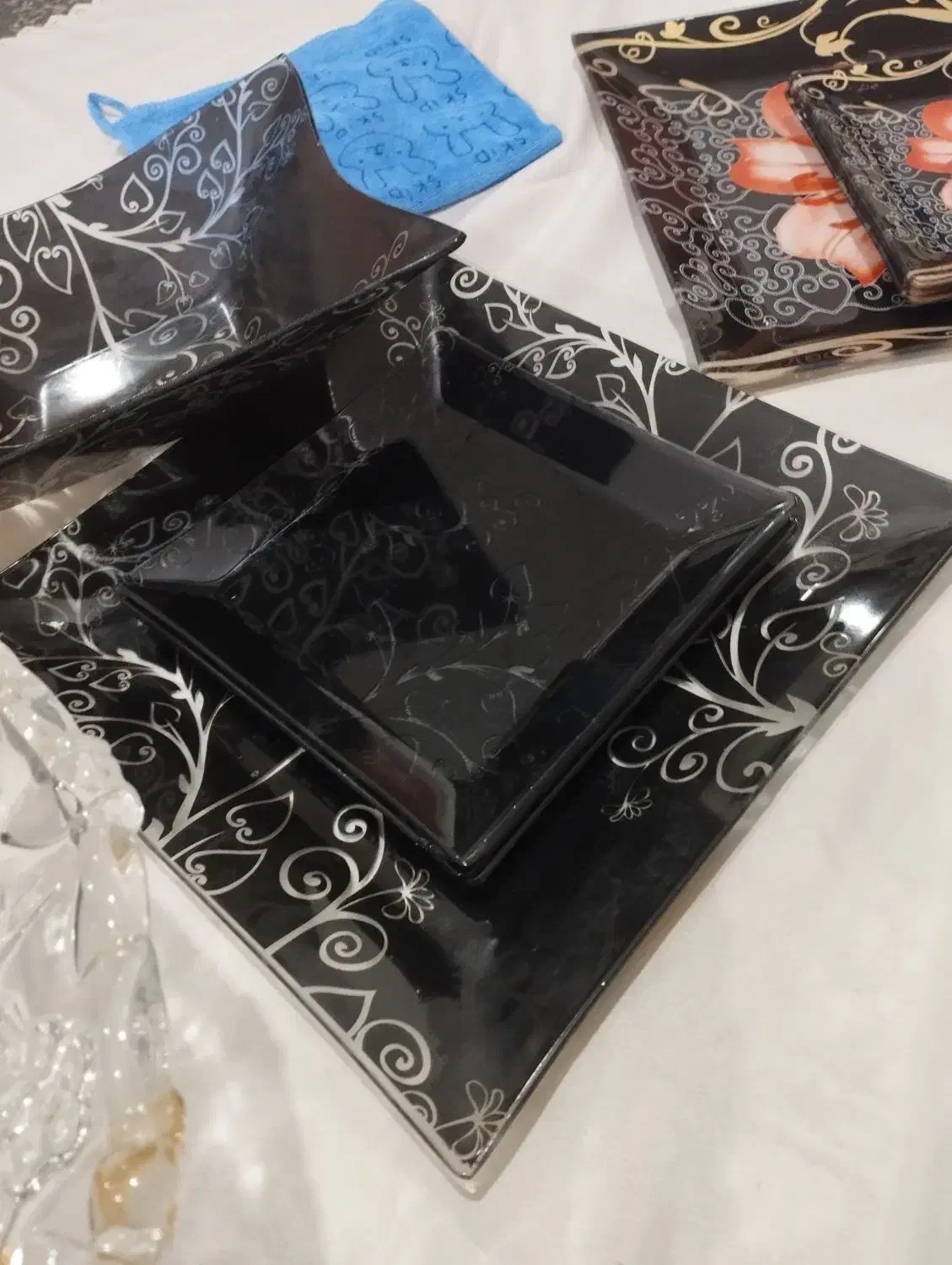 تعدادی ظروف بلوری. به فروش میرسد.|ظروف سرو و پذیرایی|مشهد, شهید معقول|دیوار