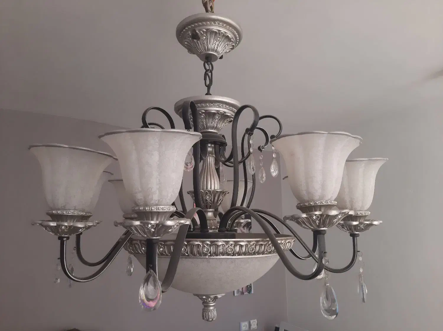 لوستر مدرن و شیک ۸ شعله|لوستر و چراغ آویز|اهواز, نادری|دیوار