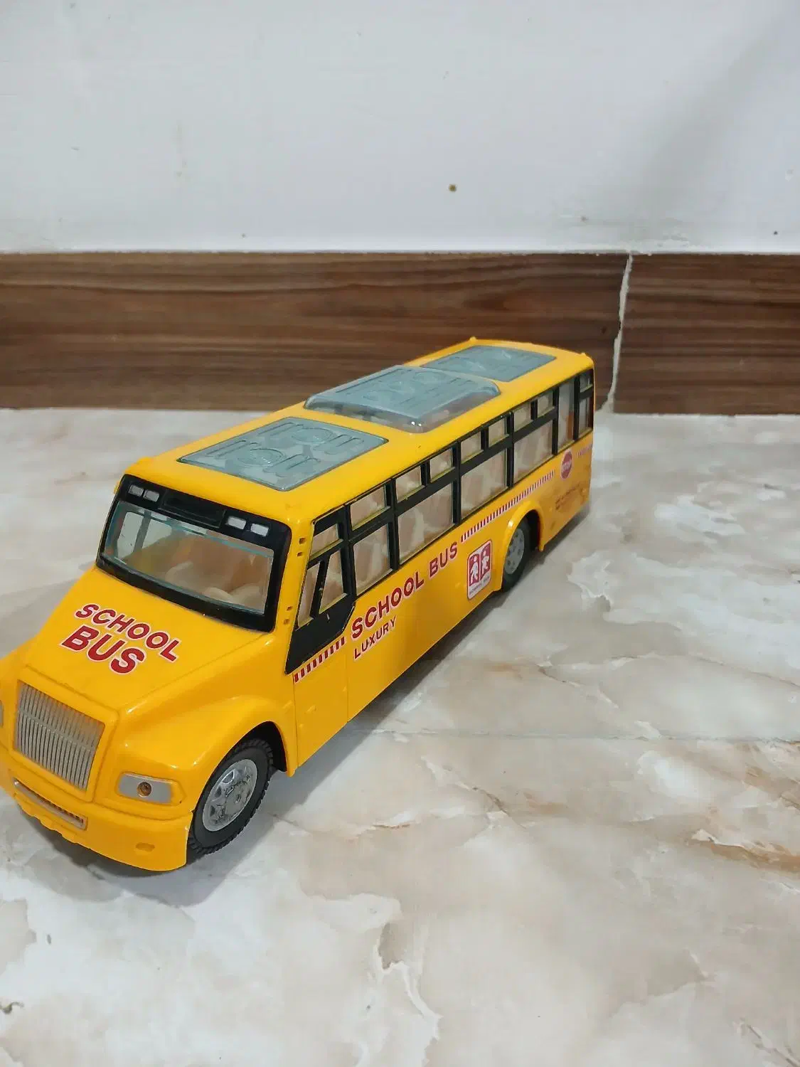 اتوبوس موزیکال|اسباب‌‌بازی|رشت, دخانیات|دیوار