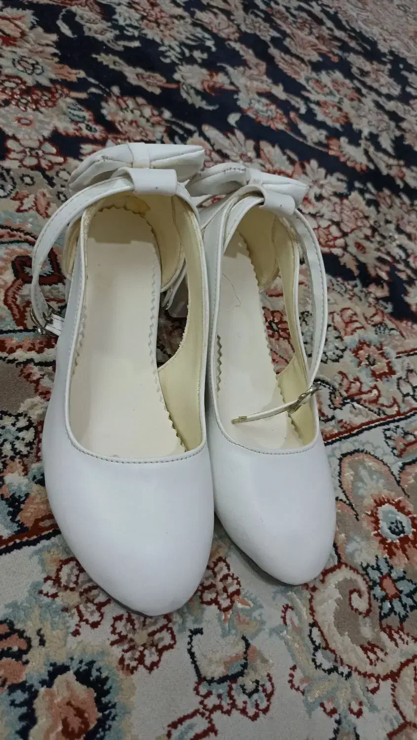 کفش مجلسی بسیار نو تمیز در حد نو|کفش و لباس بچه|قائم‌شهر, |دیوار