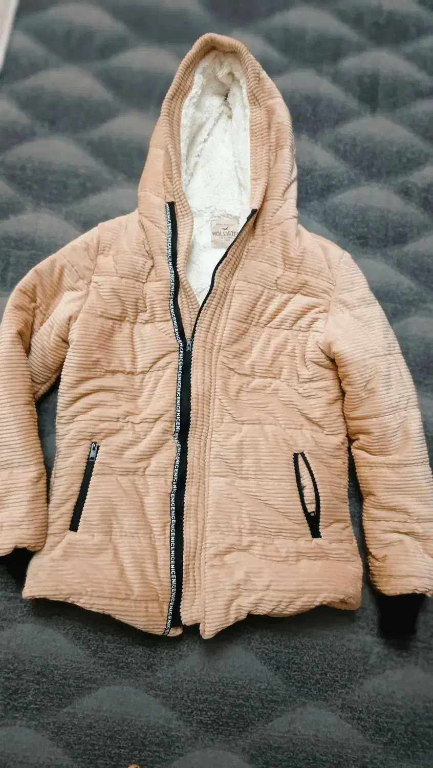 کاپشن نو‌|لباس|قشم, |دیوار