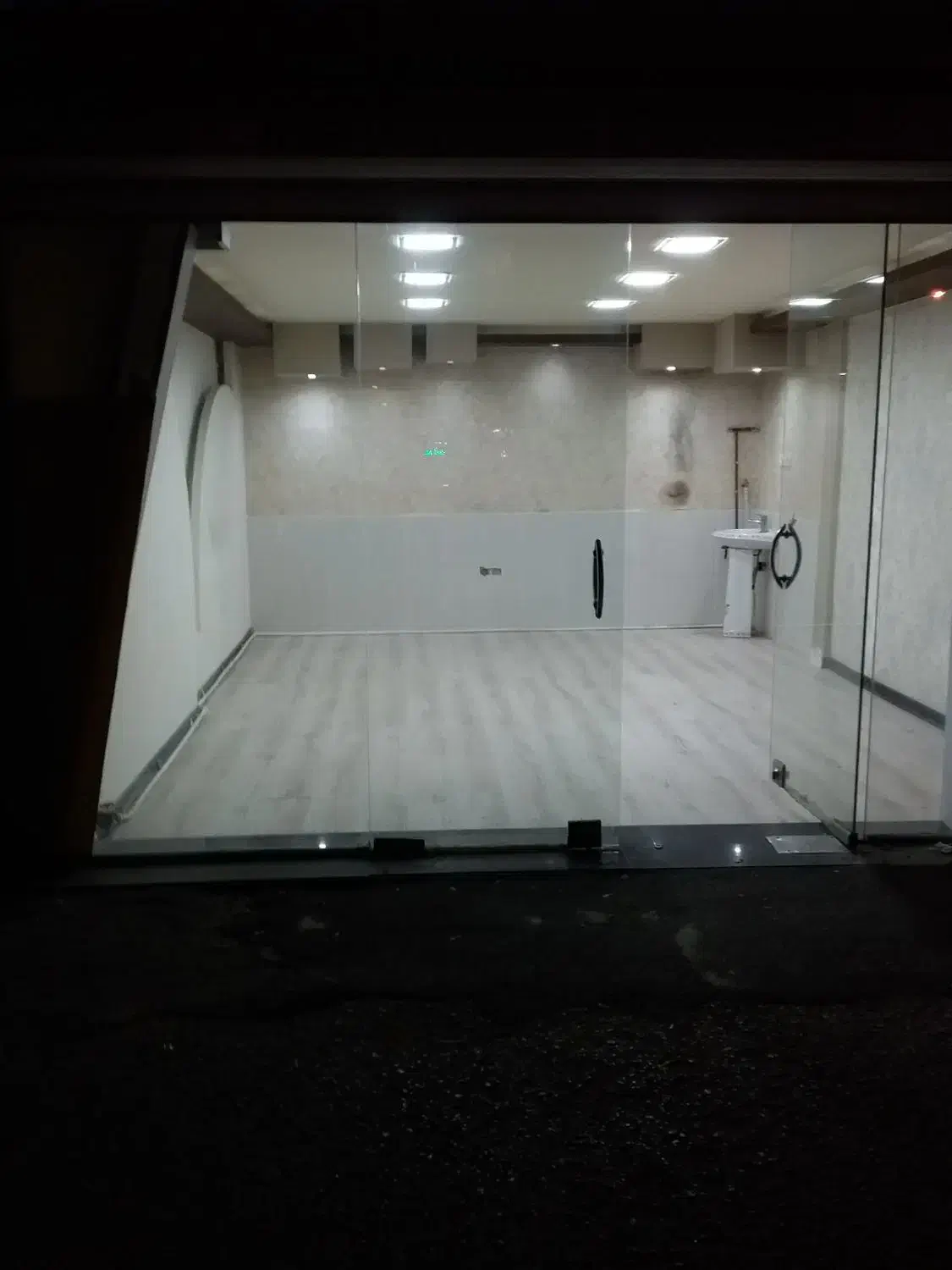 اجاره مغازه خ جامی ۲۶متری|اجارهٔ مغازه و غرفه|اردبیل, |دیوار