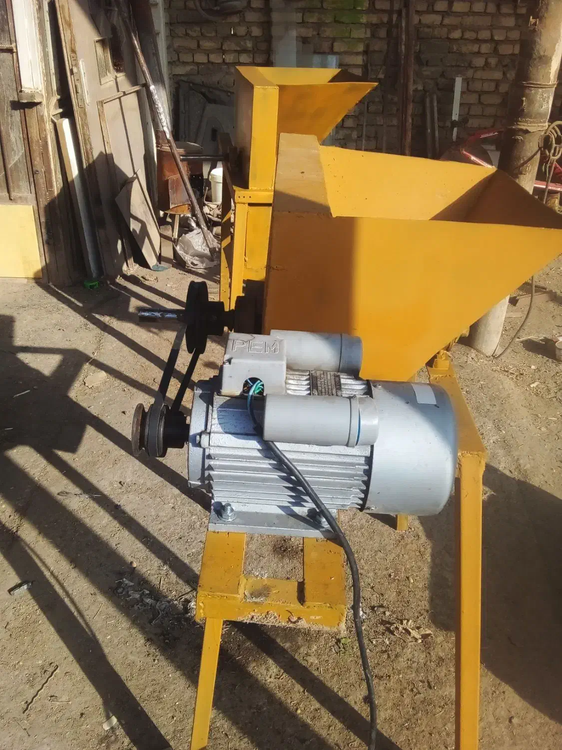 چقندرخوردکن|خردکن، آسیاب، غذاساز|اصفهان, براآن شمالی|دیوار