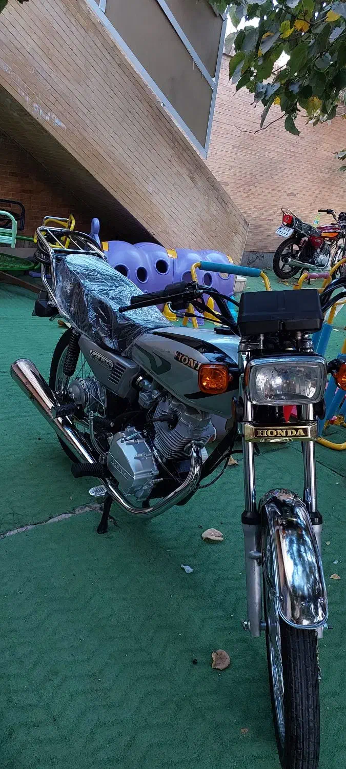 موتور سیکلت ۱۲۵ لیفان ۵ دنده کارخانه|موتورسیکلت|کرمان, |دیوار