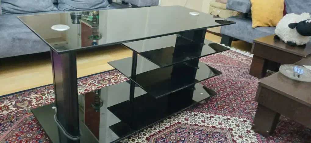 میز تلویزیون شیشه ایی|میز تلویزیون|پرند, فاز ۴|دیوار