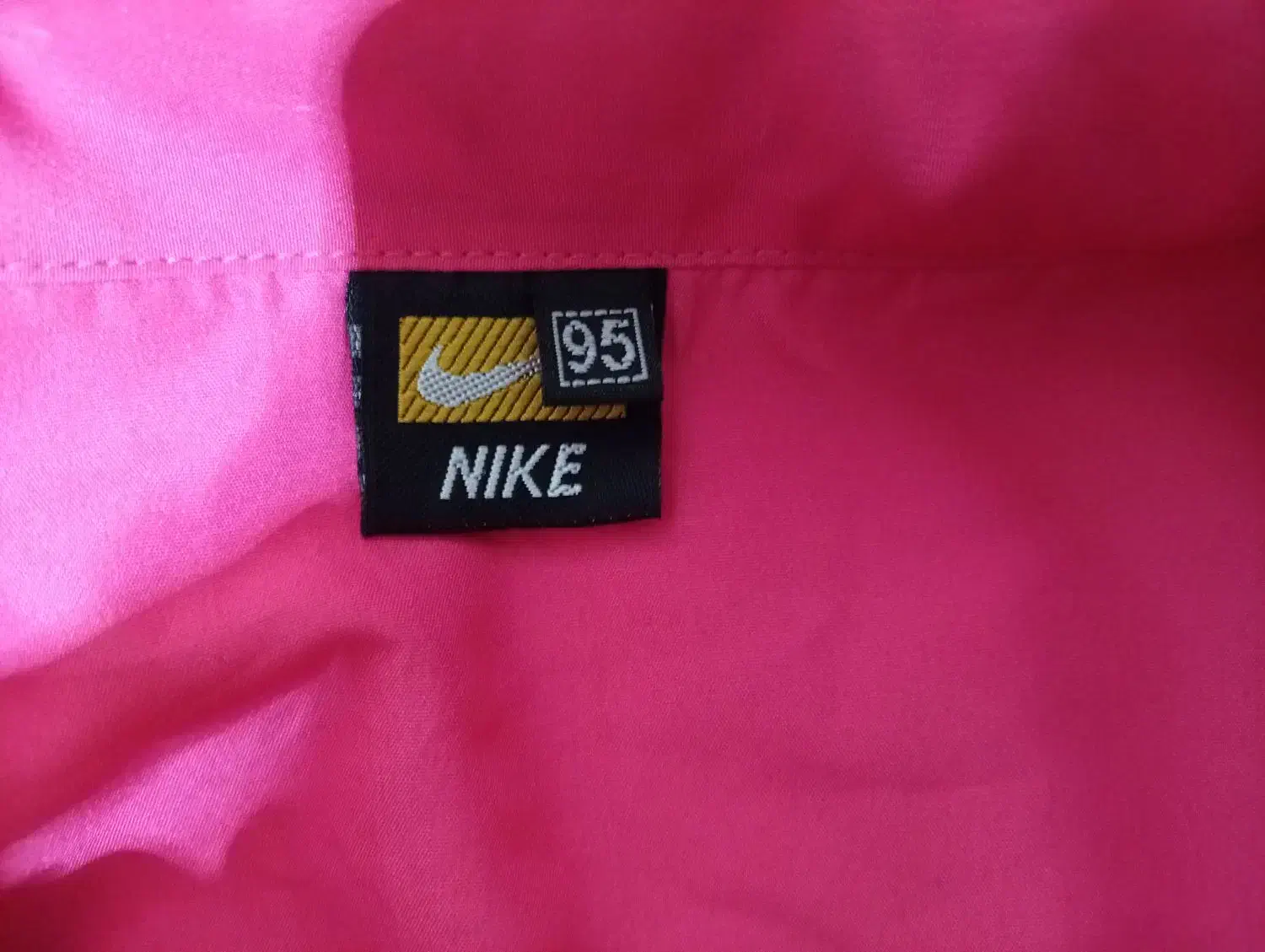 گرمکن ورزشی|لباس|مشکین‌دشت, |دیوار