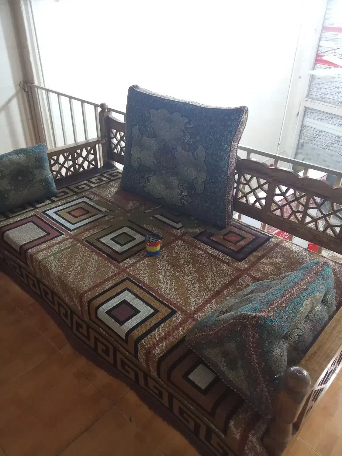 تخت ولوازم رستوران|کافی‌شاپ و رستوران|میبد, |دیوار